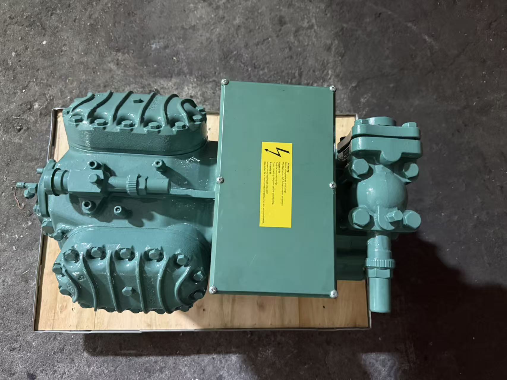 High-Capacity Semi-Hermetic Industrial Compressor 380-420V PW-3-50Hz Powerful 4-Cylinder Factory Refrigeration Unit for Cold Storage Systems - JX Refrigeration Equipment