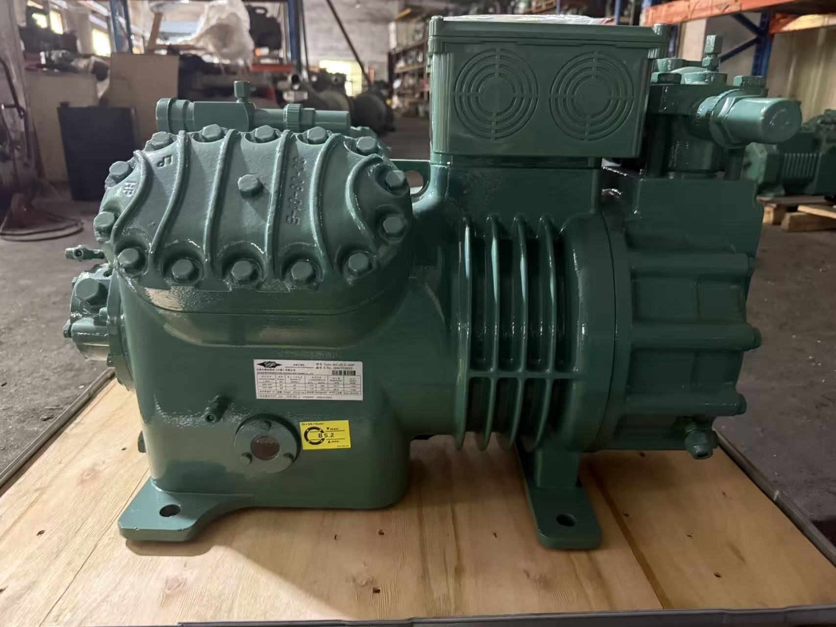 High-Capacity Semi-Hermetic Industrial Compressor 380-420V PW-3-50Hz Powerful 4-Cylinder Factory Refrigeration Unit for Cold Storage Systems - JX Refrigeration Equipment