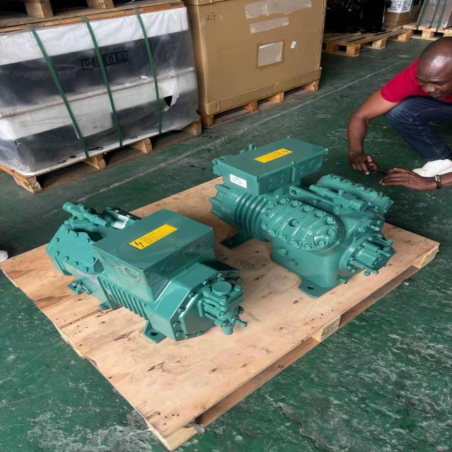 High-Capacity Semi-Hermetic Industrial Compressor 380-420V PW-3-50Hz Powerful 4-Cylinder Factory Refrigeration Unit for Cold Storage Systems - JX Refrigeration Equipment