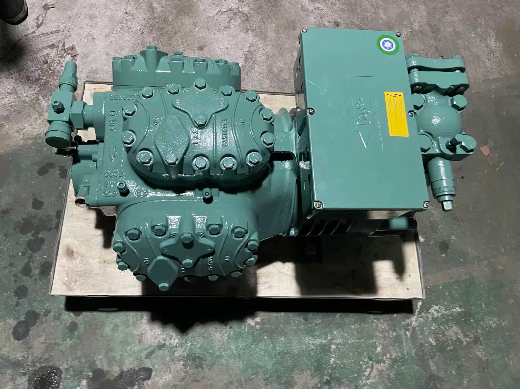 Bitzer 6F-40.2-40P 6-Cylinder Semi-Hermetic Compressor 151.6–183 m³/h | 40 HP Industrial Refrigeration Unit - JX Refrigeration Equipment