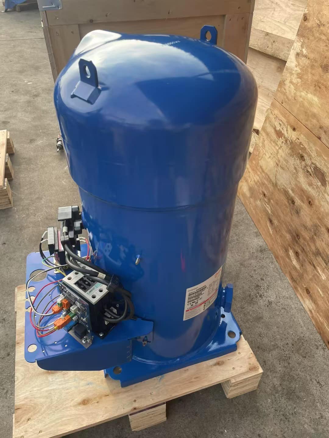 Original New Danfoss SY300A4AAA SY300A4MBI SY300A4ABD SY300A4ACB SY300A4ABM SY300B4ACC SY300A4CBD SY300A4CBC/A4ABE Scroll Compressor - JX Refrigeration Equipment